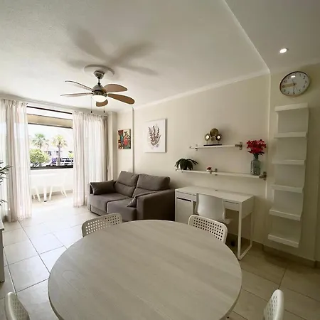 Апартаменты Cozy Seaside 215 In Parque Santiago 2 *